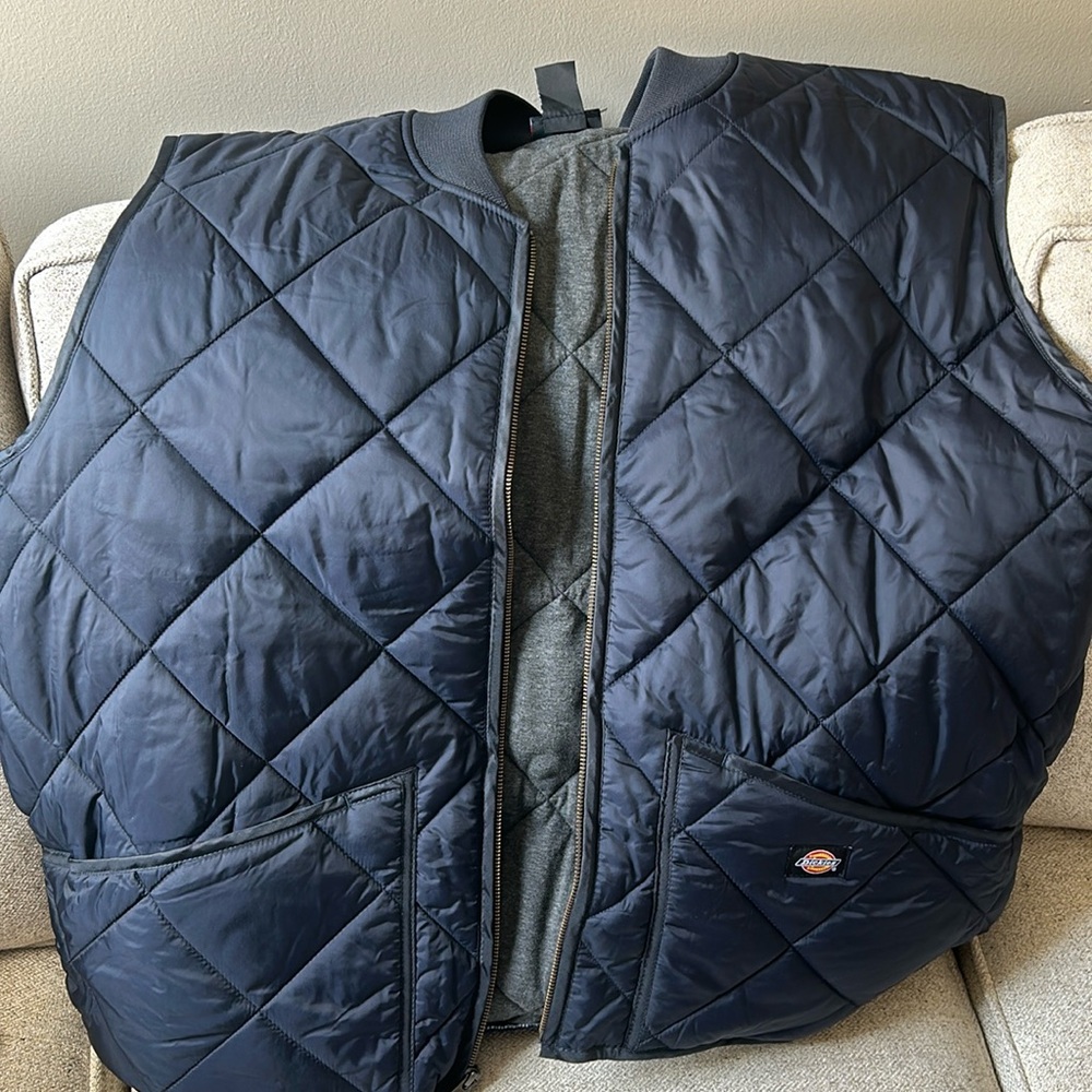 Men’s puffer vest